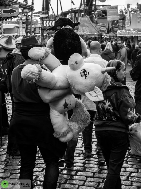 Den Gewinn muss Papa tragen - Cranger Kirmes 2017