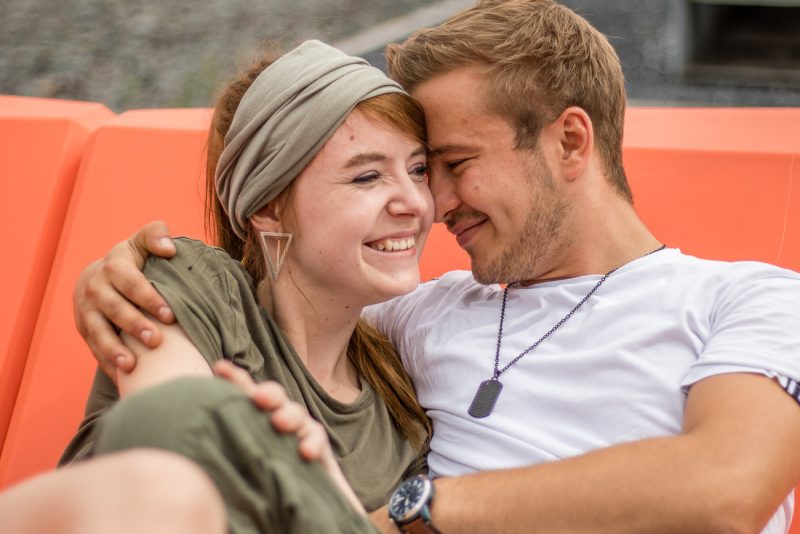 Melissa und Falko im Loungebereich